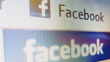 p-1-fight-to-post-facebook-memes